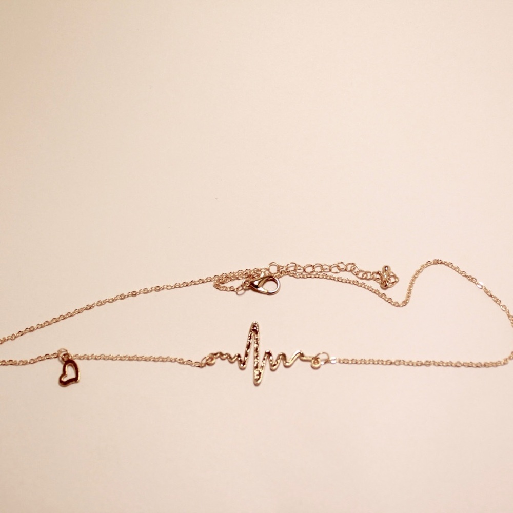 Gold Heartbeat Choker